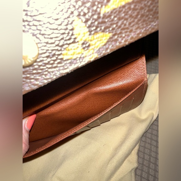 LOUIS VUITTON VINTAGE WALLET - Picture 13 of 13